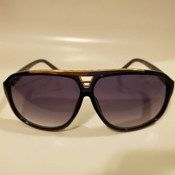 Sunglasses Louis Vuitton - Picture 3 of 8